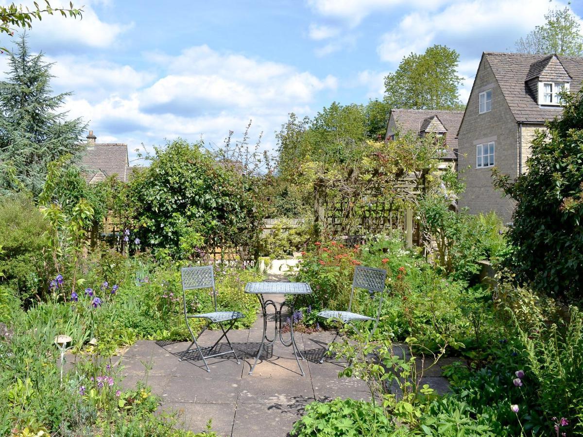 Avening Folly Cottage מראה חיצוני תמונה