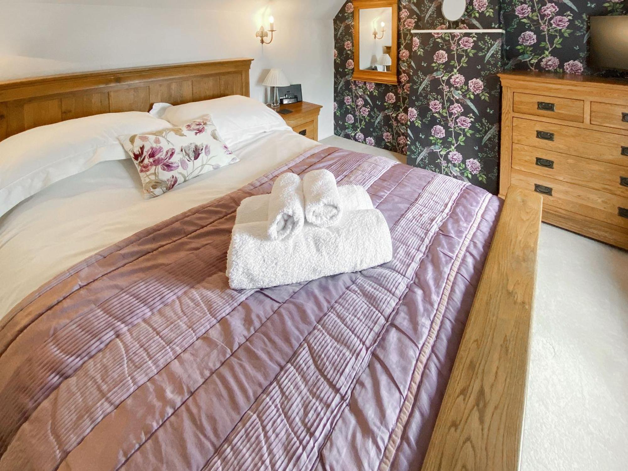 Avening Folly Cottage מראה חיצוני תמונה